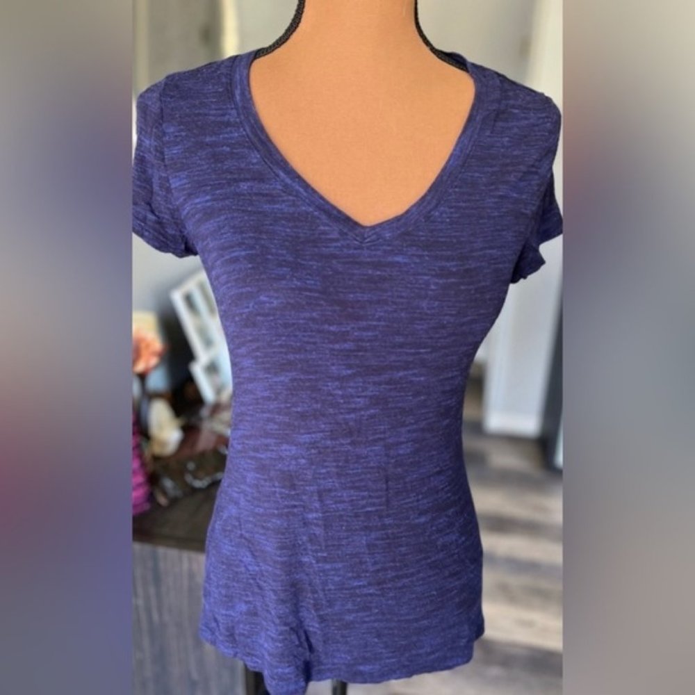 Apt 9 v neck tee